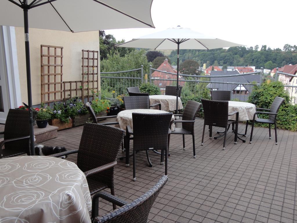 Hotel Am Schloss 디폴디스발드 외부 사진